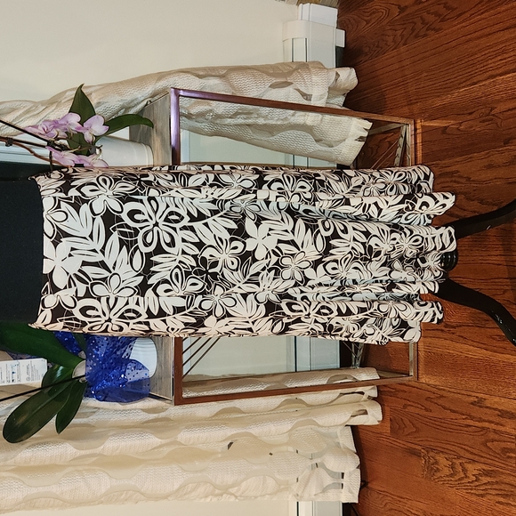 5 for $25 Flowy flowers and leaves pattern skirt brown and tan cream color lined - Picture 1 of 7